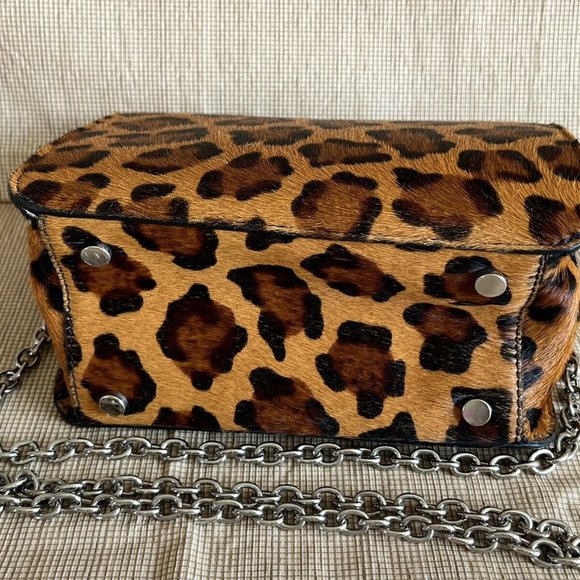 Niquea.D Purse Women’s Brown Animal Print Leather, Silver Chain Strap, HandBag - Picture 8 of 8